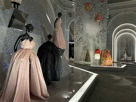 dior nyc light show|christian Dior brooklyn exhibit.